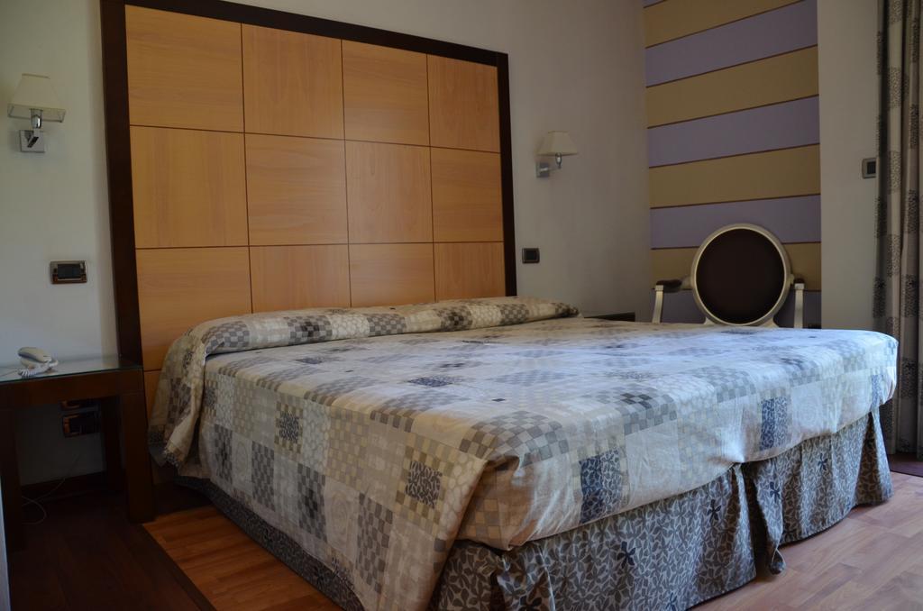 Regent Beach Hotel & Apartments ريجّو دي كالابريا المظهر الخارجي الصورة